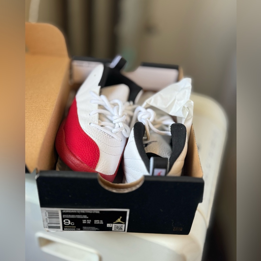 Jordan Retro Red and White Sneakers - Picture 5 of 6